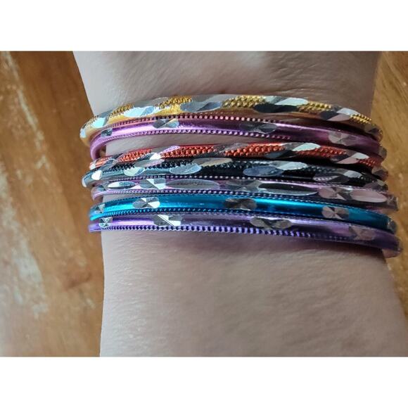 Lot Of 7 metal Bangle Bracelets Colorful Rainbow - Picture 3 of 5